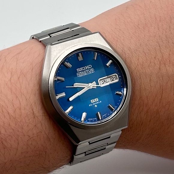 Vintage 1975 Seiko 5 Actus SS, automatic 42mm size case, 6.5in size wrist - Picture 11 of 11